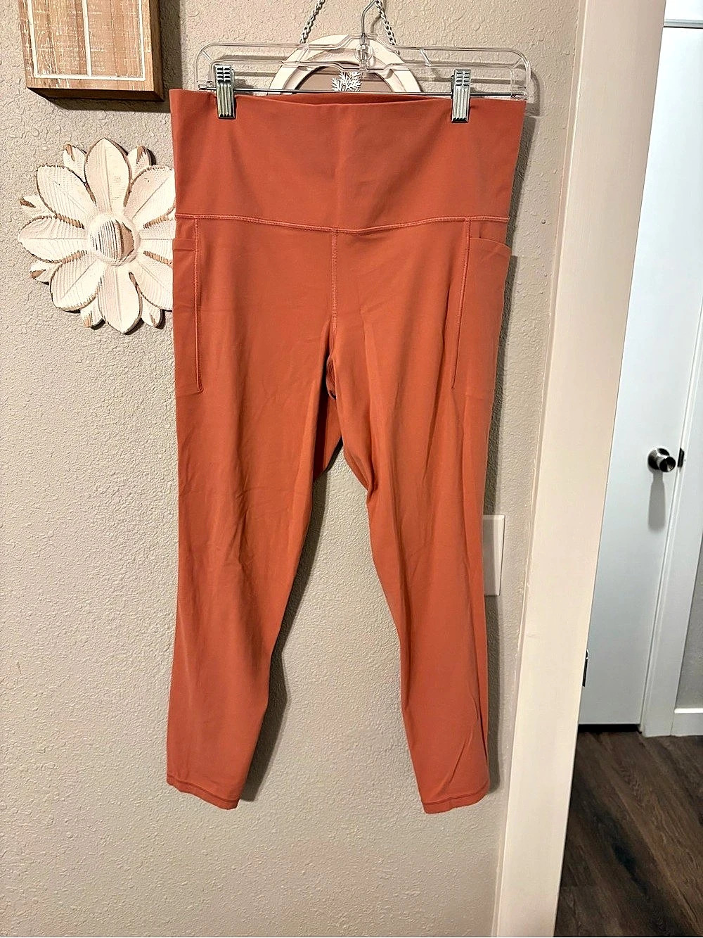 Athleta Salutation Stash Tight Athletic Leggings in Orange Large